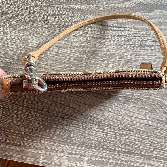 Coach wristlet - mini purse - Picture 4 of 6